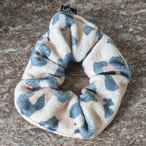 Free With Purchase - Towel Scrunchie